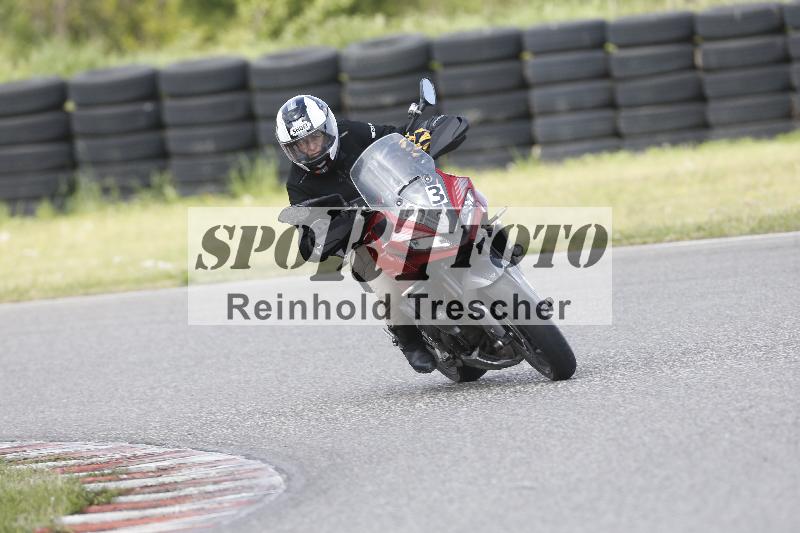 Archiv-2025/09 22.04.2025 Cornu Master School ADR/gruen-vert/33